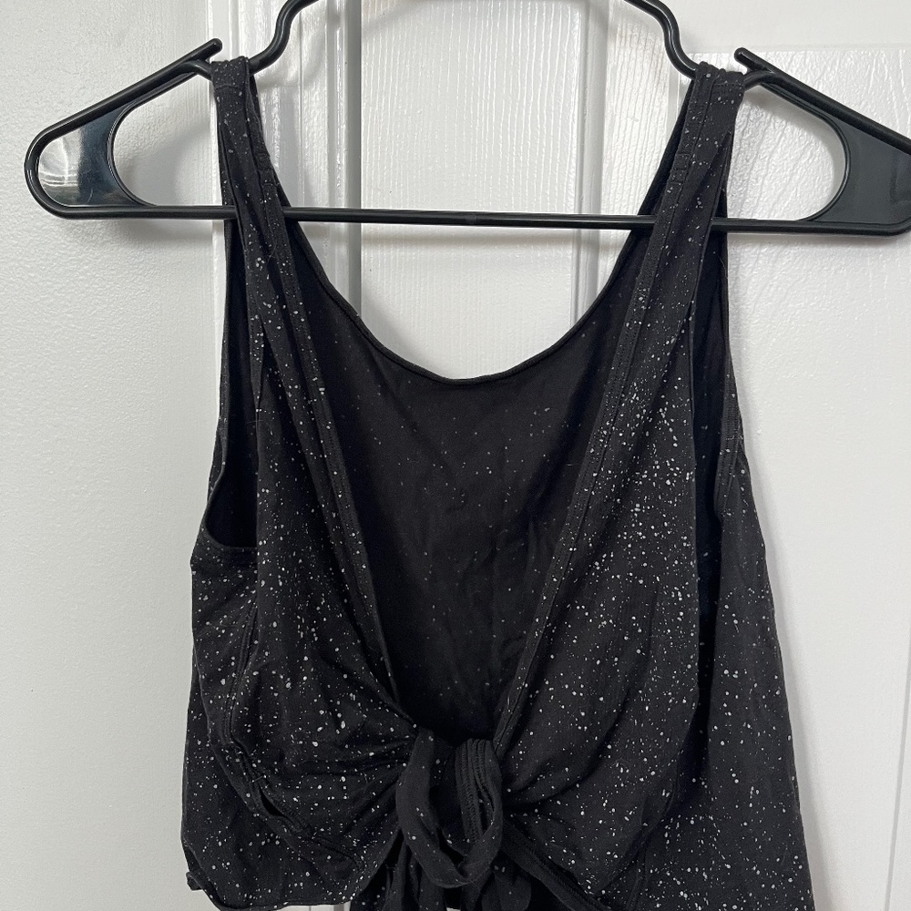 Lululemon crop top